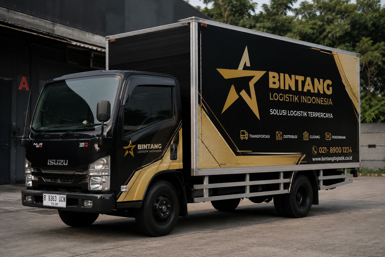 Jasa branding mobil box perusahaan dengan sticker full wrapping